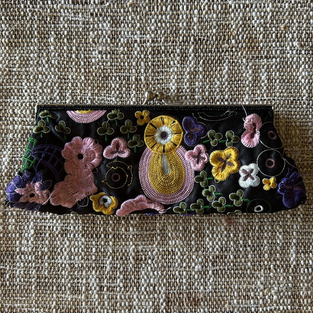 Embroidered Clutch - Picture 2 of 10